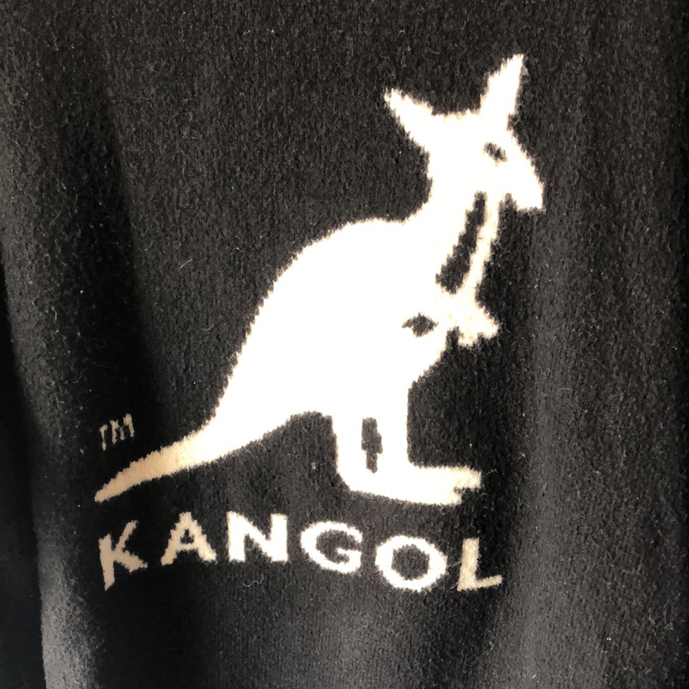 • BLOGGER’S FAVORITE • KANGOL Sweater from H&M • MAKE AN OFFER 🖤 - Picture 12 of 16